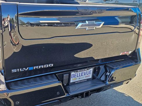 Used 2025 Chevrolet Silverado EV RST AWD/4WD image 15