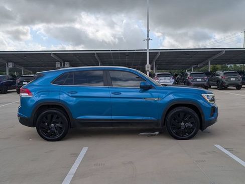 Used 2024 Volkswagen Atlas Cross Sport SE FWD image 6