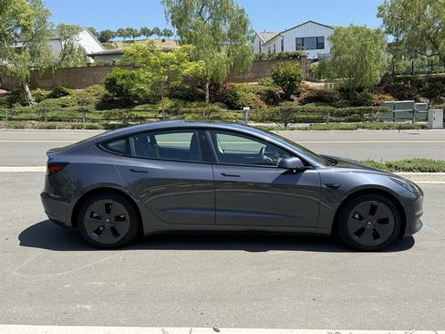 Used 2023 Tesla Model 3 Standard Range RWD image 9