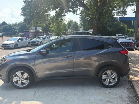 Used 2019 Honda HR-V EX image 2