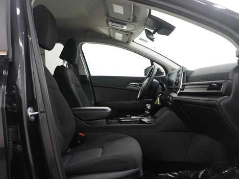 Used 2025 Kia Sportage LX image 12