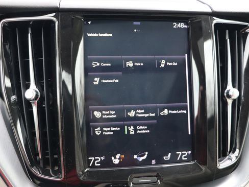 Used 2019 Volvo XC60 T6 Momentum w/ Premium Package image 19