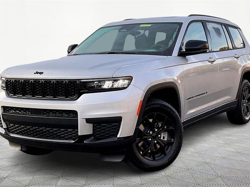 New 2025 Jeep Grand Cherokee L Altitude image 2