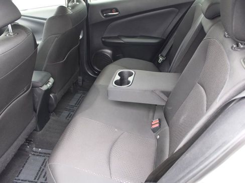 Used 2020 Toyota Prius LE image 25