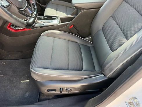 Used 2021 Chevrolet TrailBlazer RS w/ Sun and Liftgate Package AWD/4WD image 19
