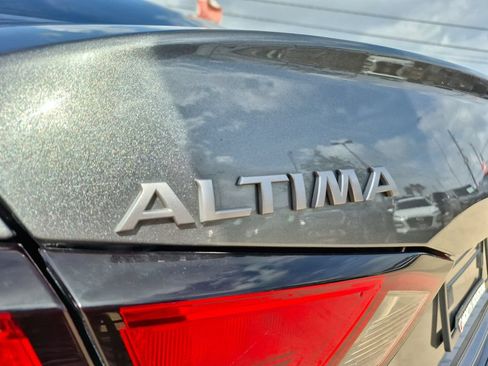 Used 2023 Nissan Altima 2.5 SV FWD image 13