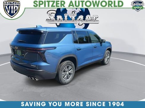 Used 2024 Chevrolet Traverse LS AWD/4WD image 9