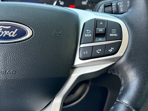 Used 2023 Ford Explorer XLT RWD image 15