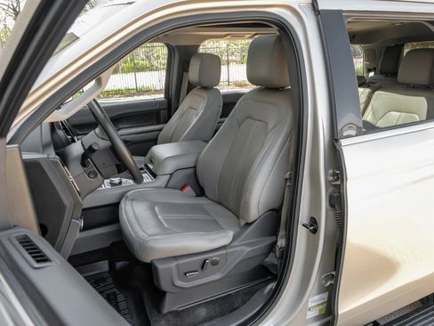Used 2018 Ford Expedition Limited w/ Equipment Group 302A AWD/4WD image 33