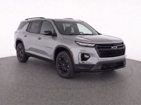 Used 2023 Chevrolet Traverse LT w/ Midnight/Sport Edition FWD image 2