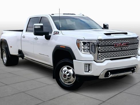 Used 2022 GMC Sierra 3500 Denali image 2