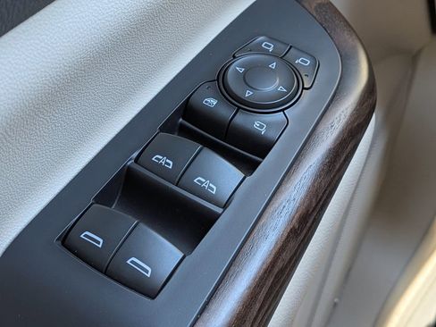 Used 2022 GMC Acadia Denali w/ Denali Technology Package image 26