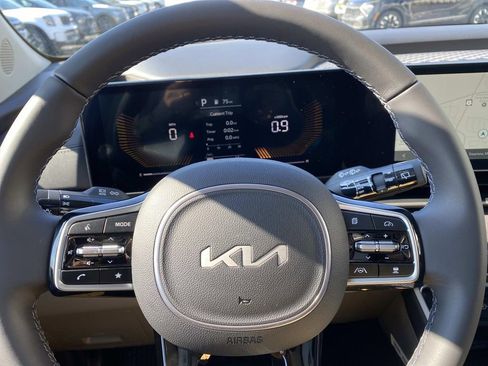 New 2026 Kia Carnival EX image 14