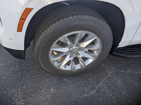 New 2026 Chevrolet Suburban Premier image 11