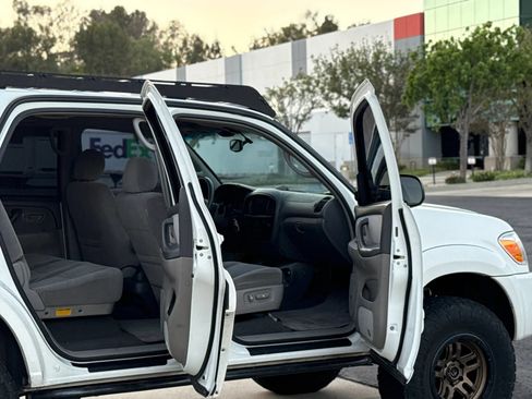 Used 2006 Toyota Sequoia SR5 AWD/4WD image 35