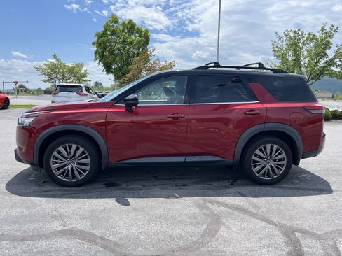 Used 2023 Nissan Pathfinder SL w/ SL Premium Package AWD/4WD image 8