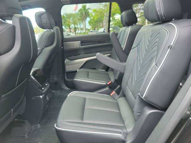 Certified 2026 Cadillac Vistiq Platinum w/ LPO, Floor Liner Package AWD/4WD image 10