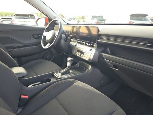 Used 2025 Hyundai Kona SEL image 19