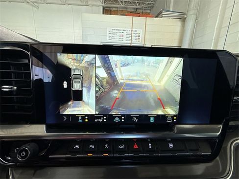 Certified 2023 Chevrolet Silverado 1500 High Country w/ Technology Package image 17