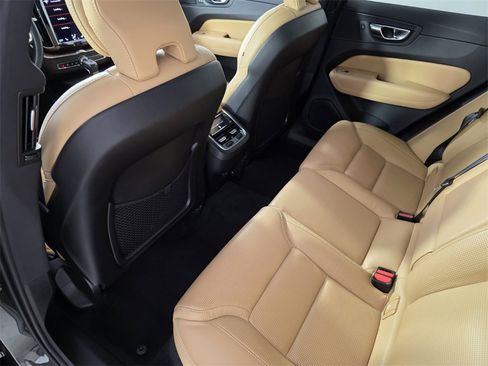 Used 2021 Volvo XC60 T5 Inscription w/ Protection Package Premier image 15