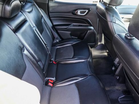 Used 2023 Jeep Compass Altitude image 15