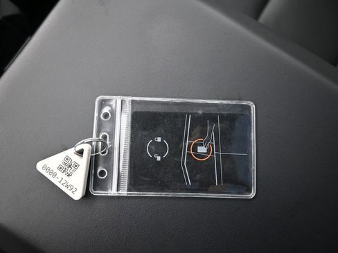 Used 2024 Tesla Cybertruck AWD Crew Cab image 21