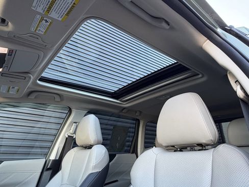 Used 2021 Subaru Forester Limited image 15