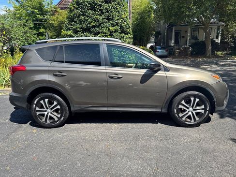 Used 2013 Toyota RAV4 LE AWD/4WD image 6