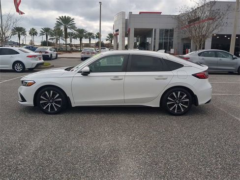 Used 2024 Honda Civic EX-L image 7