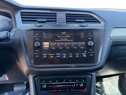 Used 2024 Volkswagen Tiguan SE image 14