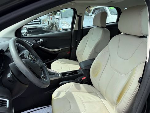 Used 2015 Ford Focus Titanium FWD image 12