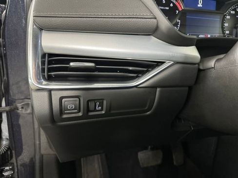 Used 2023 Cadillac XT4 Premium Luxury image 19