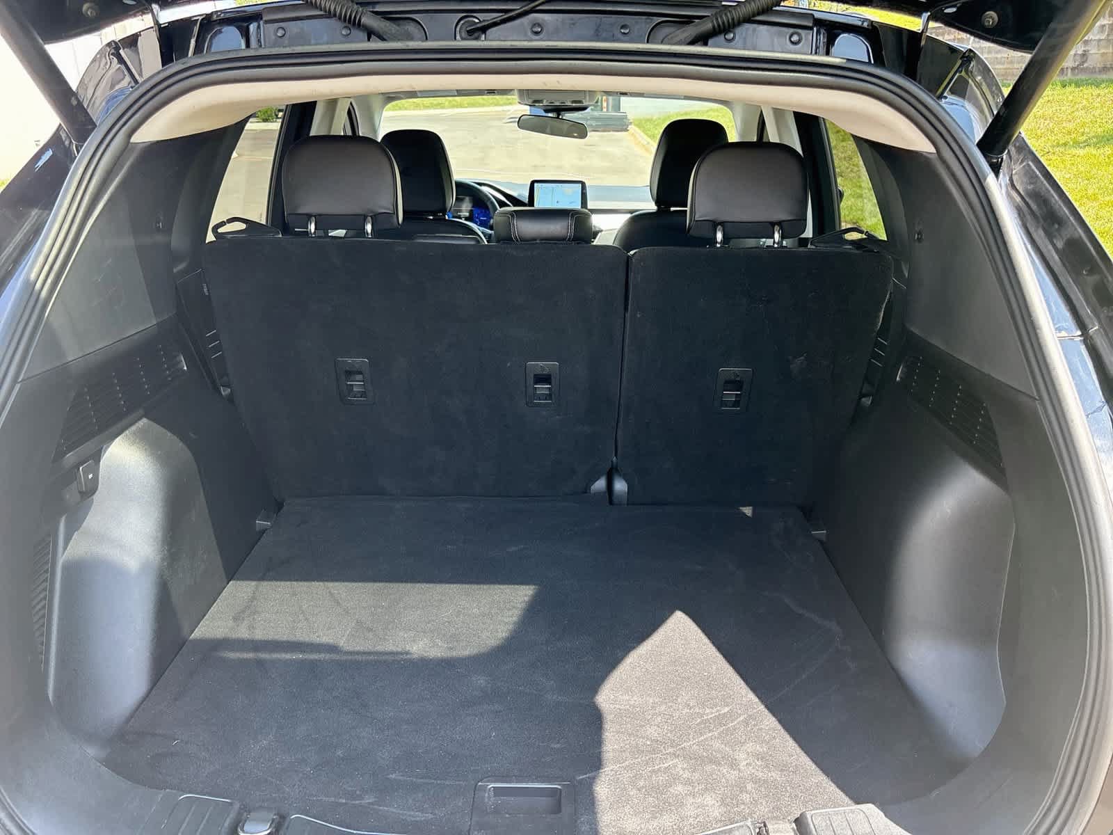 Used 2022 Ford Escape SEL w/ Technology Package FWD image 26