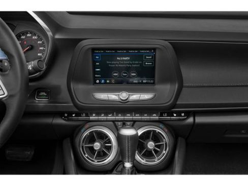 Used 2020 Chevrolet Camaro LT RWD image 13