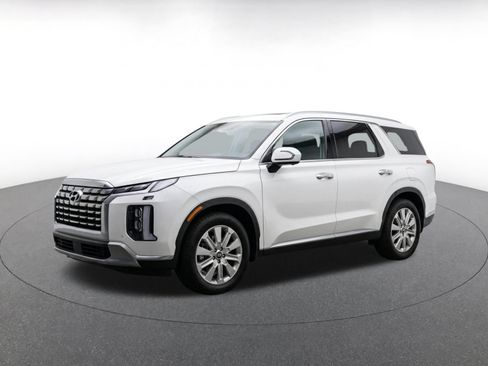 Used 2025 Hyundai Palisade SEL FWD image 3