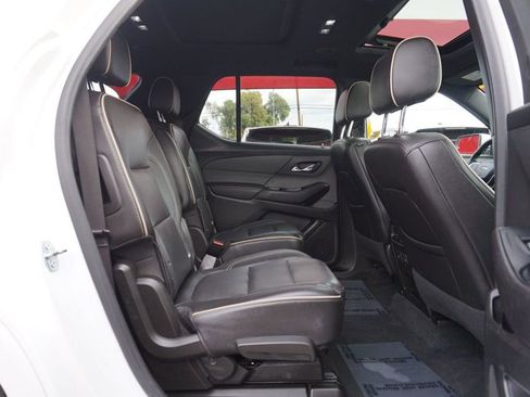 Used 2023 Chevrolet Traverse Premier image 19