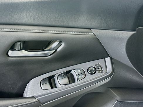 Used 2024 Nissan Sentra SV image 15