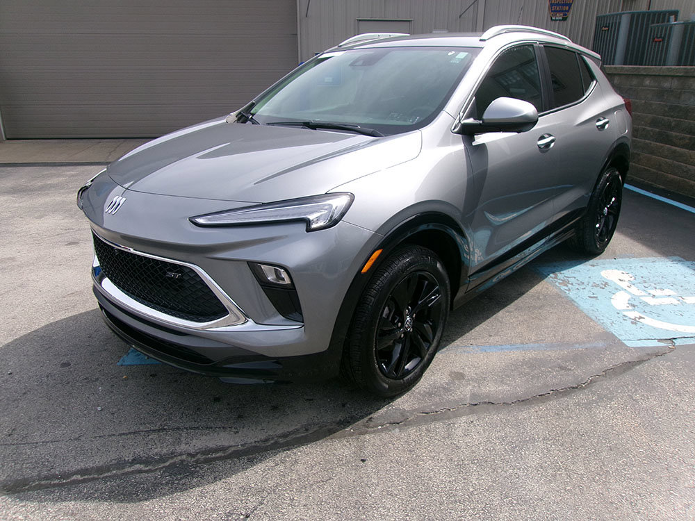 Used 2024 Buick Encore GX Sport Touring w/ Comfort Package AWD/4WD image 3