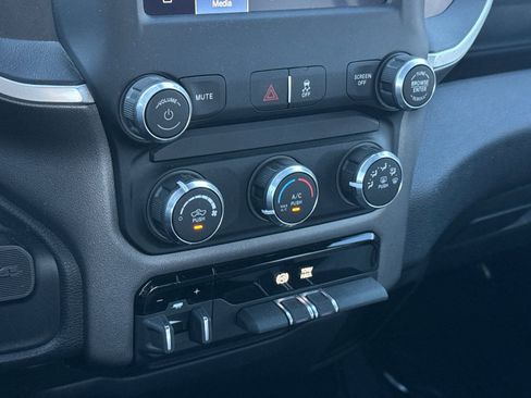 Used 2022 RAM 2500 Big Horn image 22