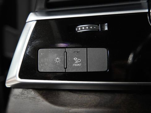 Used 2021 Audi Q8 Premium Plus w/ Premium Plus Package image 30
