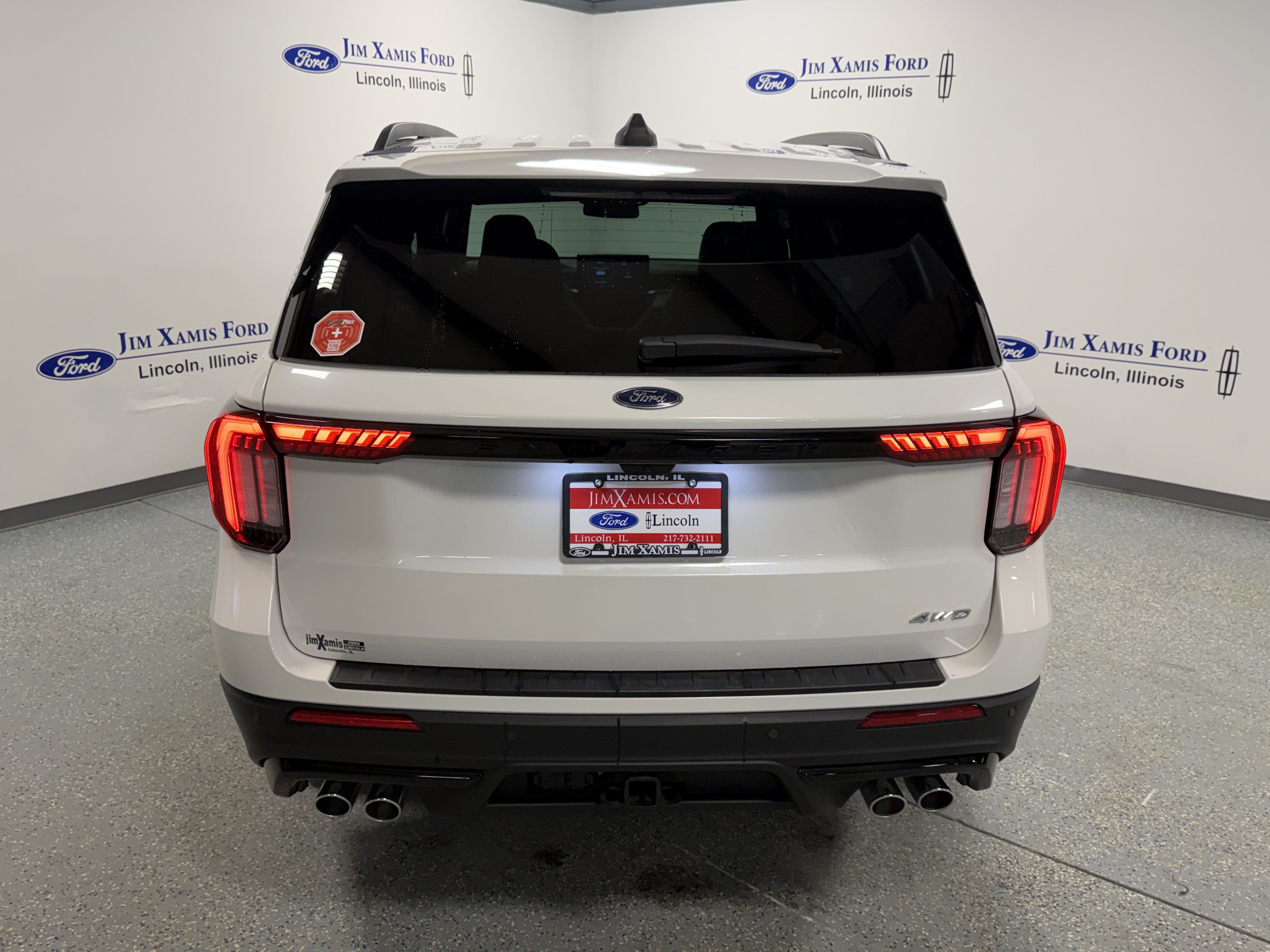 Used 2025 Ford Explorer ST AWD/4WD image 5