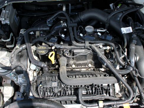 Used 2020 Ford Fusion SE image 25