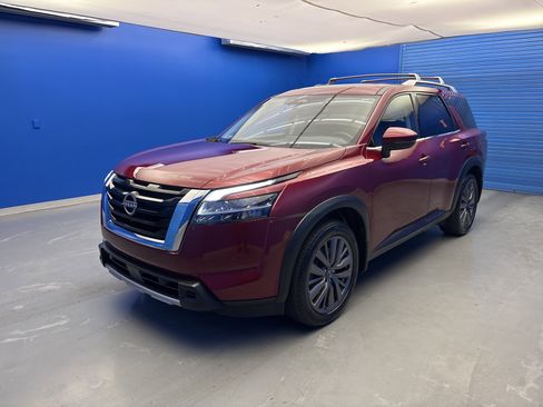 Used 2023 Nissan Pathfinder SL w/ SL Premium Package FWD image 4