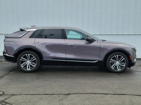 New 2025 Cadillac Lyriq Luxury w/ LPO, Floor Liner Package image 2