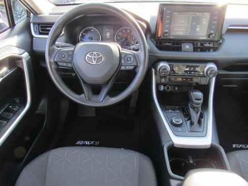 Used 2022 Toyota RAV4 XLE w/ Convenience Package AWD/4WD image 19