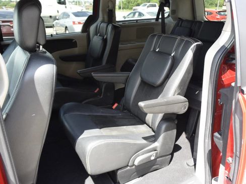 Used 2015 Dodge Grand Caravan SXT image 24