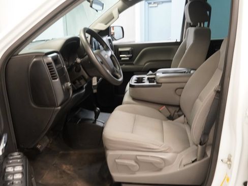 Used 2018 Chevrolet Silverado 1500 W/T w/ WT Convenience Package AWD/4WD image 4