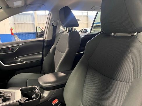 Used 2021 Toyota RAV4 LE image 23