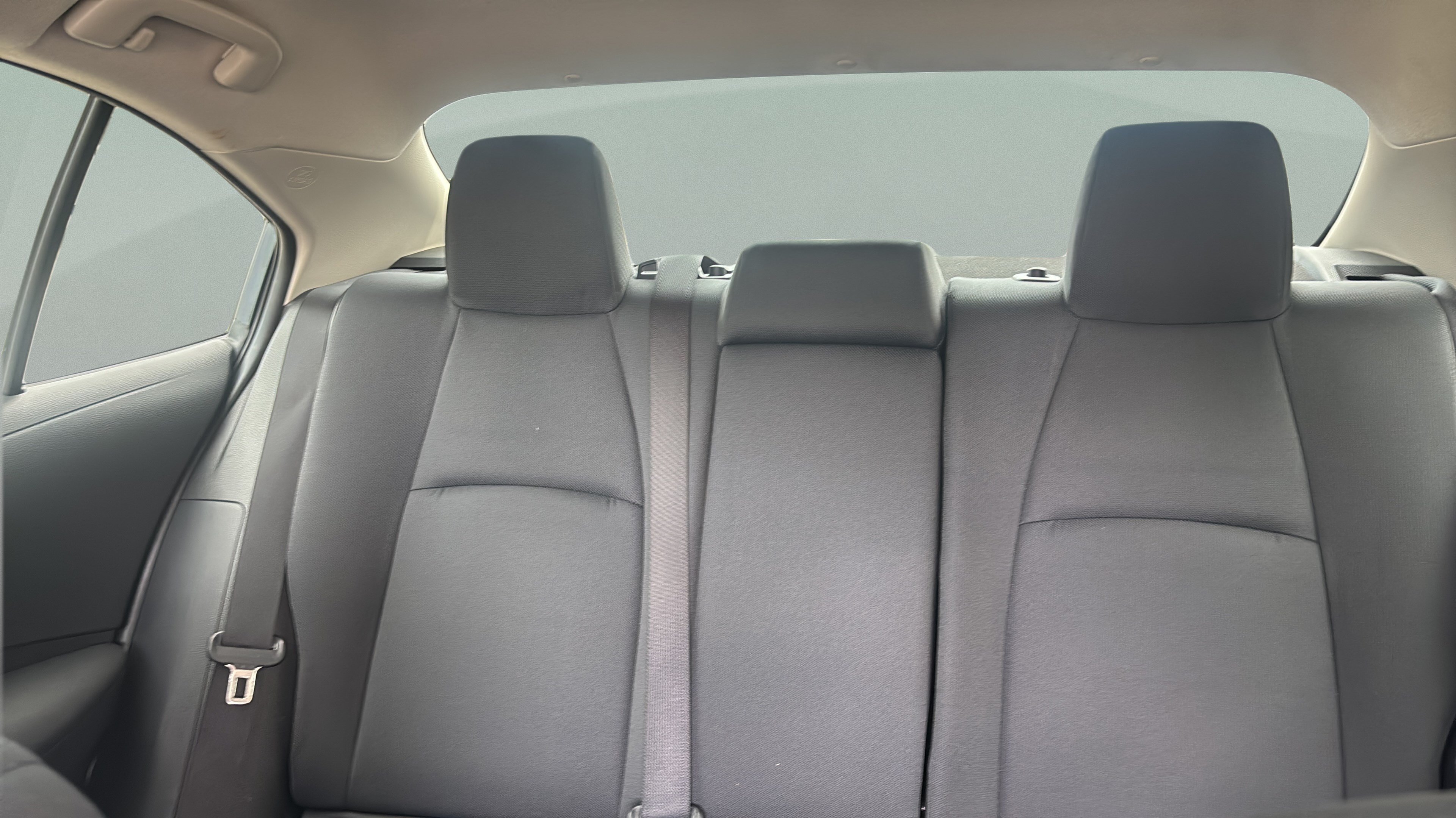 Used 2025 Toyota Corolla LE FWD image 30