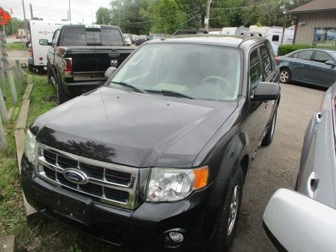 Used 2011 Ford Escape XLT image 3